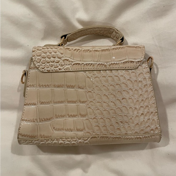 Amazon Cream Purse - Picture 4 of 4